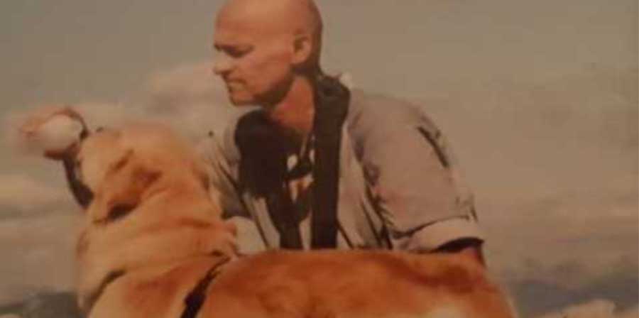 Muore cadendo in un dirupo, escursionista ritrovato grazie al suo cane