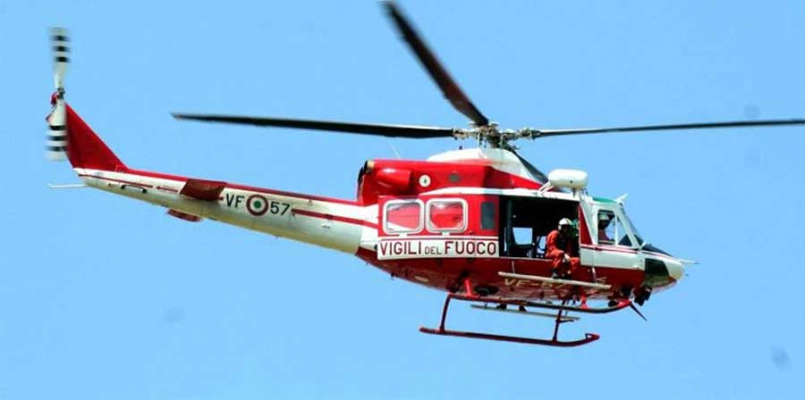 Golden cade in precipizio facendo volto di 60 metri: salvato in elicottero