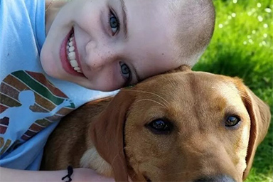 Grazie al suo cane una bambina scopre di avere un tumore